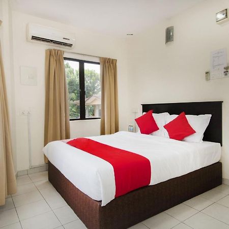 Oyo 91130 Hotel 91 Bukit Mewah Kajang Exterior foto